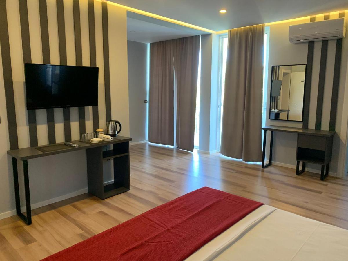 Bora Bora Aparthotel 3*